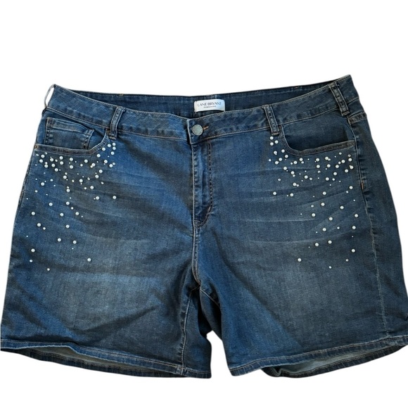 Lane Bryant Mid ~Rise Girlfriend Essential Stretch Short Sz 26 Plus Pearl Detail - Picture 1 of 7
